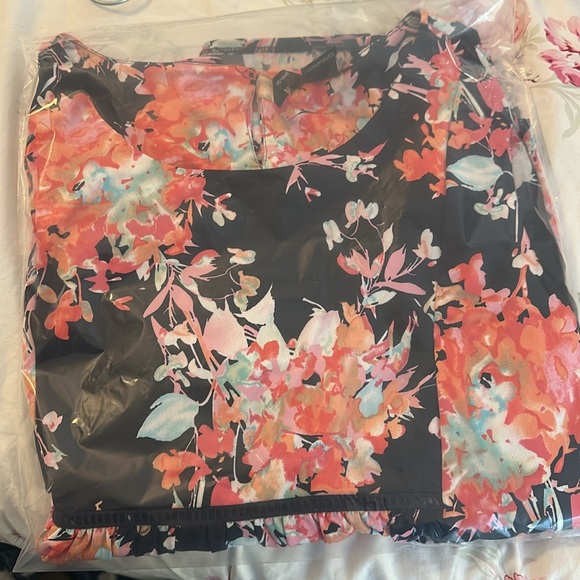 New Directions Flutter Sleeve Floral Tunic in Orange and Pink - Picture 17 of 17